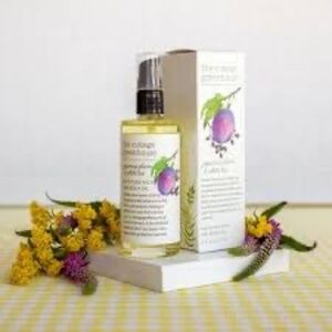 MARGOT ELENA THE COTTAGE GREENHOUSE Japanese Plum & White Tea Moisture Body Oil